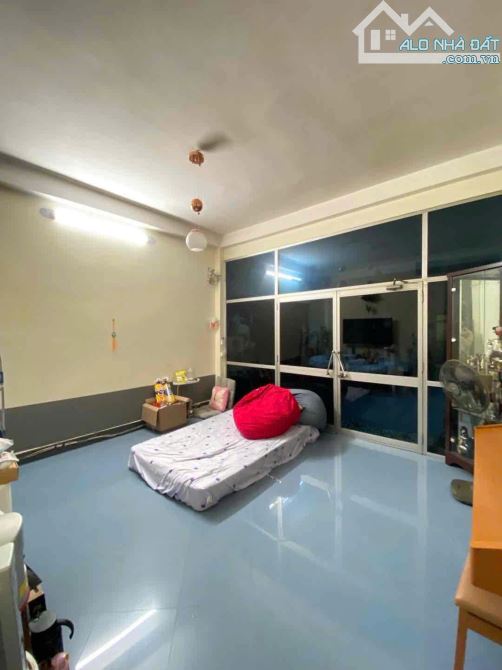 NHÀ MẶT TIỀN KD ĐƯỜNG NÚI THÀNH- HẢI CHÂU- 4 TẦNG- 6 PN- DT 97M2- NỞ HẬU 9,5M- 14,6 TỶ TL - 3