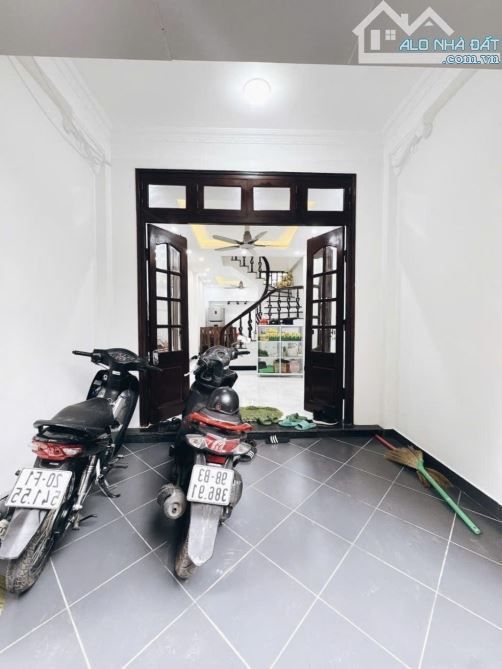 Đầu 10 tỷ nhà Trung tâm Ba Đình -49m2, 4T mới đẹp -Ngõ thông, vài bước ra ô tô, sân để xe - 3