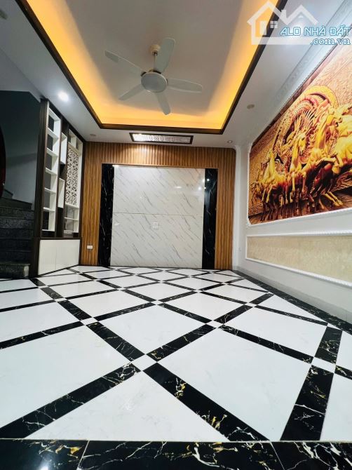 BÁN NHÀ LẠC LONG QUÂN- TÂY HỒ- SÁT PHỐ- F. NỘI THẤT- NHÀ ĐẸP Ở NGAY 30M x 5T - GIÁ 7,45 TỶ - 3