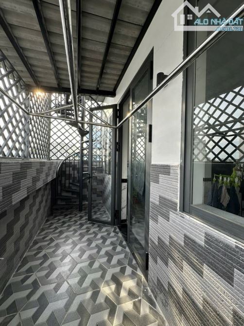 BÁN NHÀ ĐẸP GẦN KHU VIP BÀU CÁT – MẶT HẺM 8M, THANG MÁY- 127.3m² (ngang 5.4m)- 22 TỶ TL - 3