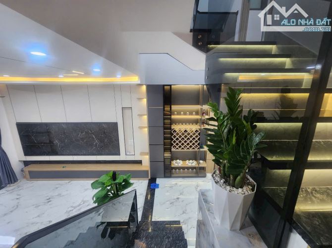 Siêu Phẩm Nhà 3 Tầng Sát Chợ Hòa Xuân - 3