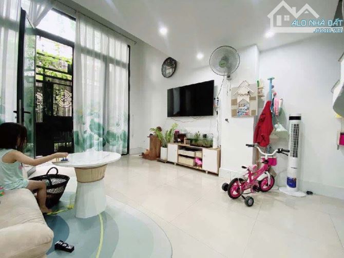KHU VIP QUẬN 10 3THÁNG 2 50M2 3TẦNG ĐỆP NGANG 4M H3GÁC 10M RA HXH CHỈ 7.9TỶTL - 3