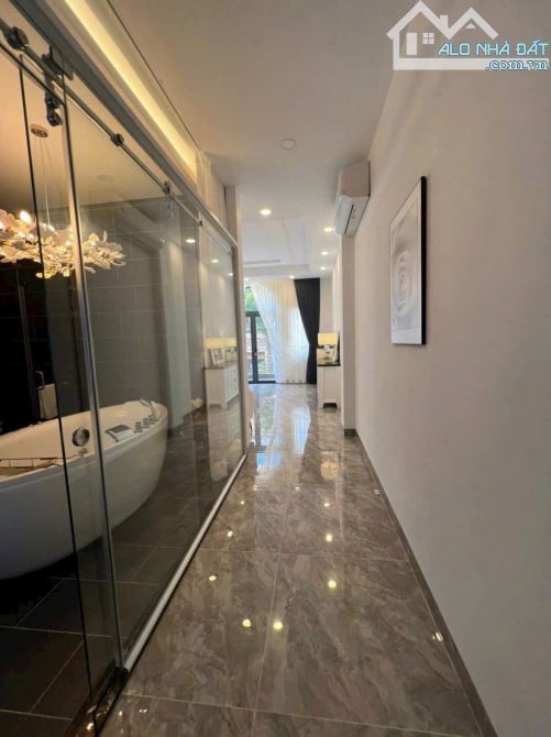 NHÀ MẶT TIỀN NGÔ QUYỀN 1 TRỆT 3 LẦU CÓ THANG MÁY - 3