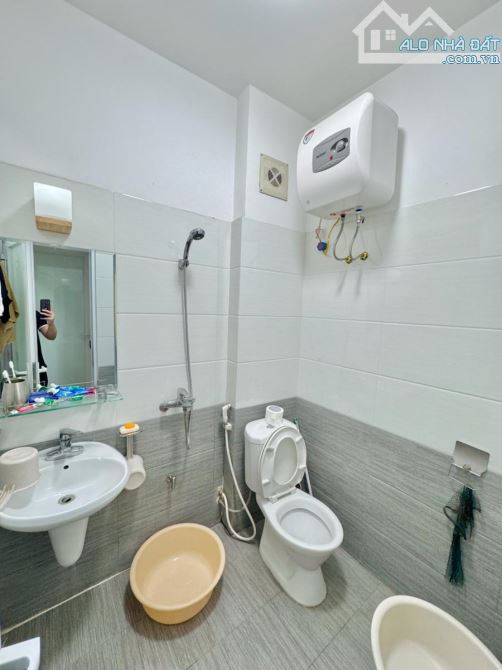 Phạm Văn Đồng - Dân xây - Lô góc - Sổ nở hậu - 40m2 - 8.8 tỷ - 3