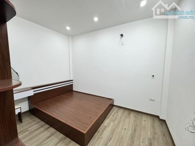 Bán nhà ngô thì nhậm la khê hà đông ô tô tránh đỗ sát cửa nhà DT35m2 giá hơn 8 tỷ - 3