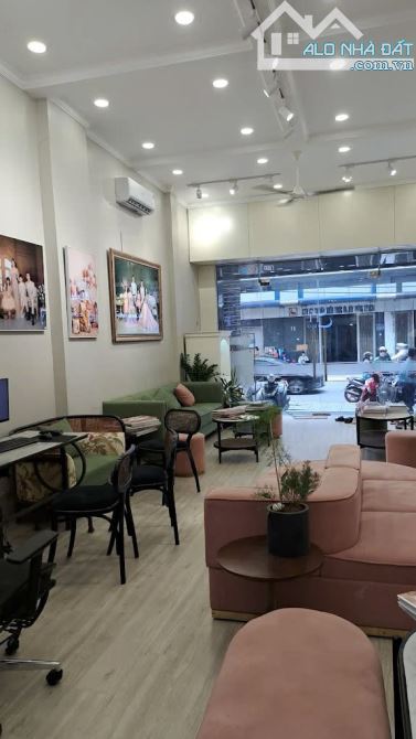 🍍 MẶT TIỀN TRẦN QUANG KHẢI 6 TẦNG ỐP KÍNH - THANG MÁY - CÓ HĐ THUÊ - 27,8 TỶ - QUẬN 1 - 3
