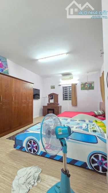 Ngộp Bank gấp bán nhà 80/... đường Dương Quảng Hàm, 109m2, 2 tầng, 2PN, 3WC, giá 9 tỷ - 3