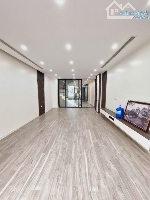 Bán toà nhà văn phòng mặt phố Cầu Giấy 70m 7 tầng mt 6m - 3