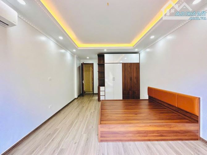 NGÕ 68 CẦU GIẤY , THANG MÁY DT 38m2 6 tầng mặt tiền 4m Giá 12.2 tỷ - 3