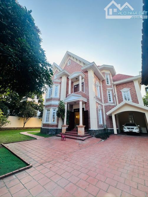 Cần bán Biệt thự hồ bơi ngay Trần Ngọc Diện, P Thảo Điền Quận 2, DT 20x36m, Giá 120 tỷ TL - 3