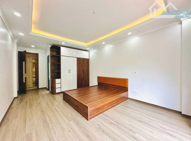 Bán nhà Phạm Tuấn Tài trung tâm Cầu Giấy, khu dân trí cao, ở vip, ô tô tránh, vào nhà. - 3