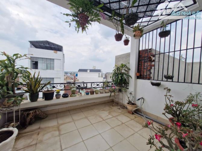 NHÀ 4 TẦNG - BTCT CẠNH LÊ VĂN VIỆT - MAN THIỆN - TPTĐ- DIỆN TÍCH : 134M2 - GIÁ CHỈ 14.5 TỶ - 3