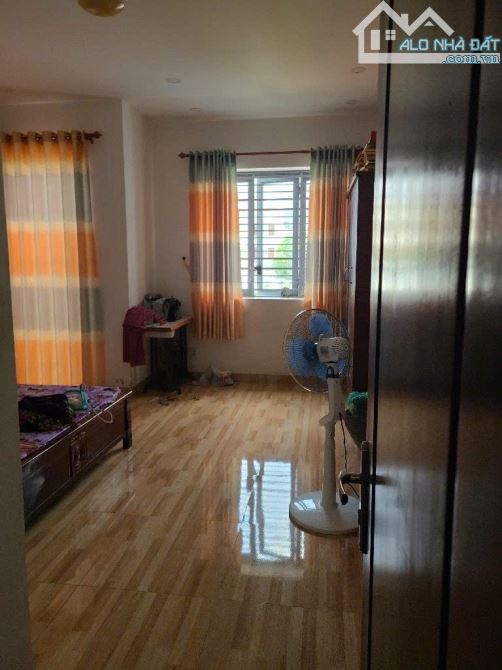 🔥🔥Nhà 4 Tầng đường HÀ HUY GIÁP phường THẠNH LỘC ,Q12, dt 104m2(4.5mx21m) Hẻm 12m💵9,3tỷ - 3
