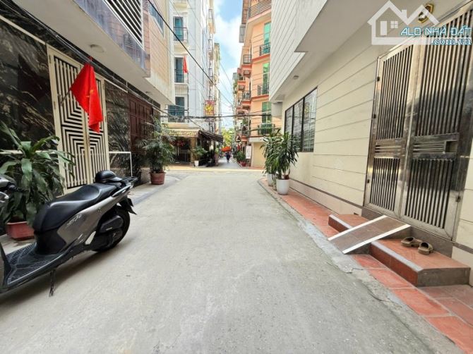 Nhà Phạm Thận Duật, Cầu Giấy. 55mx5; MT 4m; Giá 17.8 tỷ  SIÊU PHẨM - PHÂN LÔ - Ô TÔ TRÁNH - 3