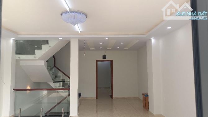 MẶT TIỀN ĐƯỜNG KINH DOANH SẦM UẤT KHU TÊN LỬA  CÓ VỈA HÈ  6 x 16 NGAY AEON MALL - 3