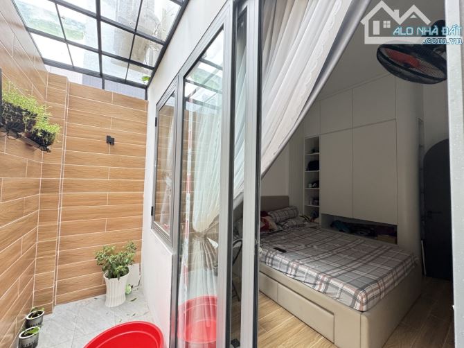 NHÀ MỚI ĐẸP - CHỈ VIỆC XÁCH VALI VỀ Ở - GIÁ CHỈ 5.5 TỶ - TẶNG FULL NỘI THẤT CAO CẤP - 3