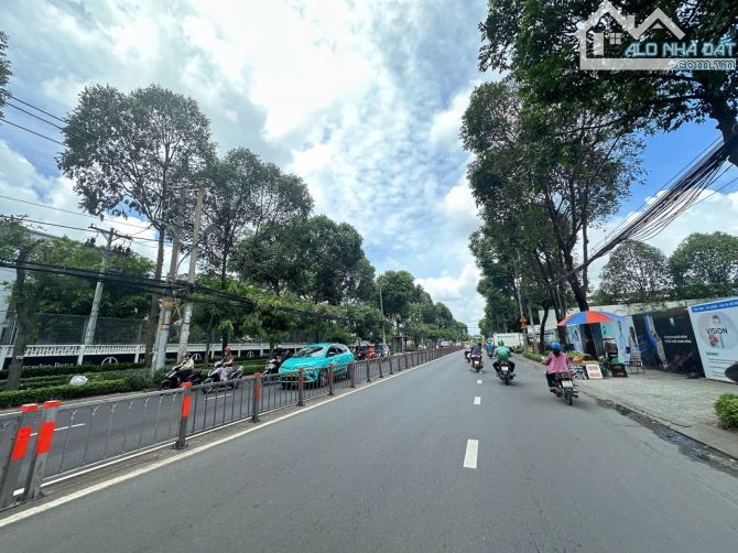 HÀNG ĐỘC LẠ MTKD Quang Trung view GÓC ngang 11m 330m2 KD tuyệt đỉnh làm showroom chỉ 45.9 - 3
