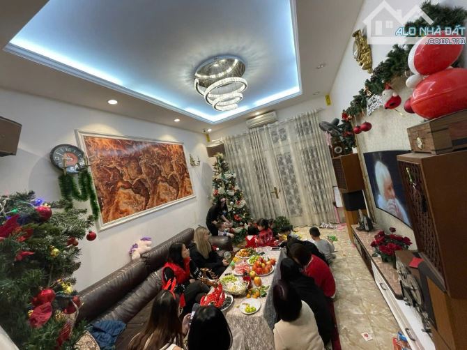 Nhà đẹp Trương Định 82m2, 4 tầng, 6 phòng ngủ, mt 6.6m, ôtô vào nhà, chỉ 15m ra phố 14.5 ỷ - 3