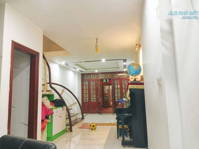 Bán nhà phân lô ô tô Khuất Duy Tiến 60m2, 5 tầng, 2 thoáng, gara ô tô, kd, chỉ 18 tỷ. - 3