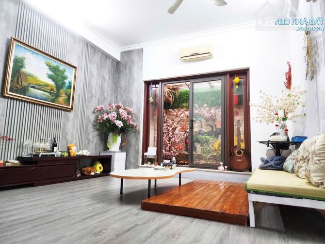 LK KĐT VĂN QUÁN - CHỦ SỬA CHỮA TÂM HUYẾT - RẺ NHẤT KHU - KINH DOANH ĐƯỢC - VỊ TRÍ ĐẸP - 4