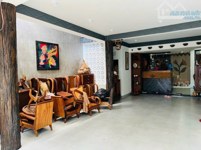 BÁN NHÀ MẶT TIỀN KINH DOANH TRẦN NHẬT DUẬT NGAY BUÔN Ạ CÔ THÔN - 4