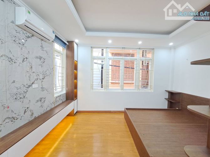 BÁN NHÀ PHỐ ĐỊNH CÔNG, FULL NỘI THẤT, NGAY MẶT PHỐ. 38M2, 5 NGỦ, 8.6 TỶ - 4