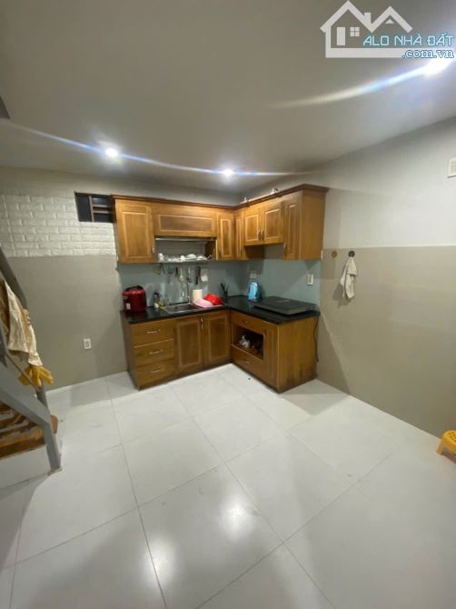 Bán nhà cấp 4 2 mặt kiệt ngay sát biển Mỹ Khê, thích hợp xây căn hộ cho thuê - 4