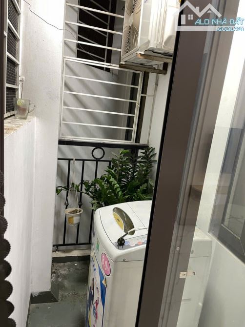 Chính chủ cho thuê studio ccmn Đống đa thoáng sáng, sạch sẽ, thang máy, mới đẹp - 4