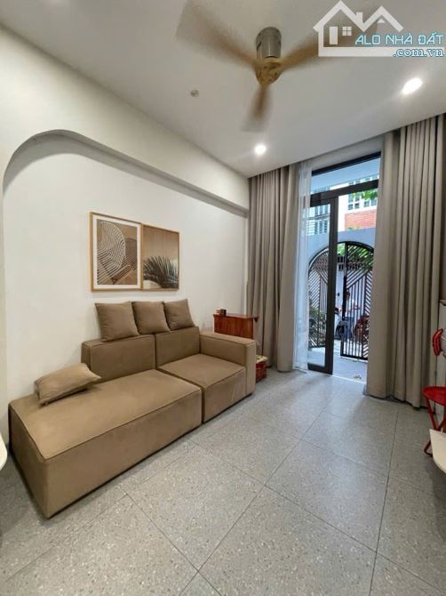 NHÀ ĐẸP DỌN VÀO Ở NGAY CHỢ PHẠM VĂN BẠCH -P15 TÂN BÌNH - DT  56M2 NHỈNH 5 TỶ - 4
