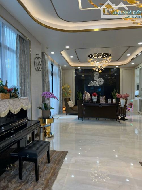 BÁN GẤP TRONG THÁNG ĐỂ ĐỊNH CƯ – MẶT TIỀN TÂN CẢNG – 275M2 – 3 TẦNG - 4