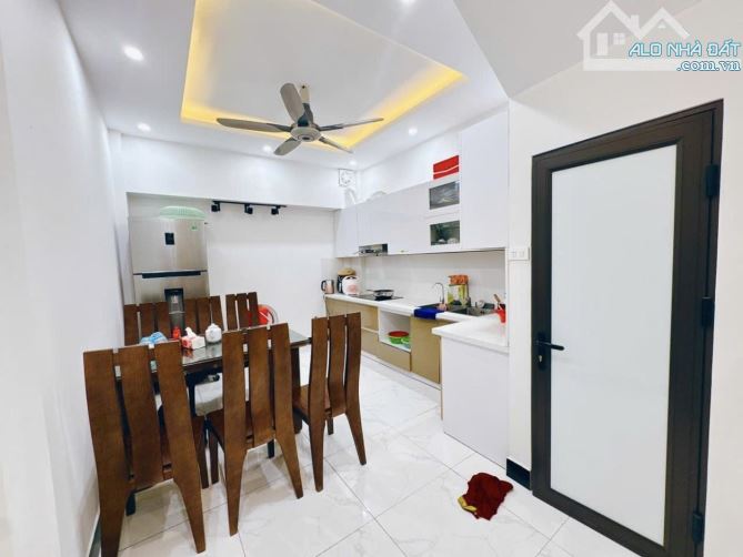 Đầu 10 tỷ nhà Trung tâm Ba Đình -49m2, 4T mới đẹp -Ngõ thông, vài bước ra ô tô, sân để xe - 4