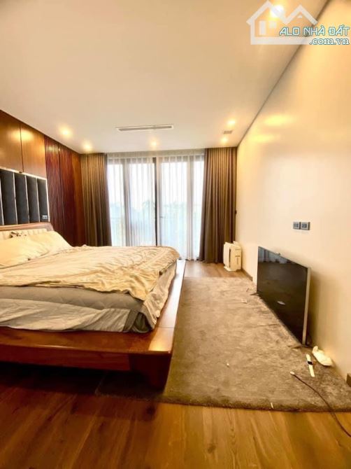 Bán nhà phân lô ô tô phố Tôn Đức Thắng quận Đống Đa 70m2, MT4m, 6 Tầng, Thang Máy, KD - 4