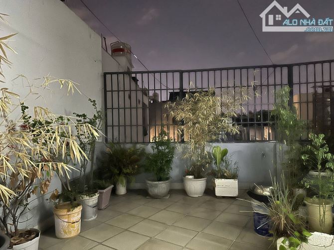 BÁN NHÀ BTCT 3 TẦNG – CÁCH NGÃ TƯ PHÚ NHUẬN CHỈ 3 PHÚT - GIÁ 10.5 TỶ - 4