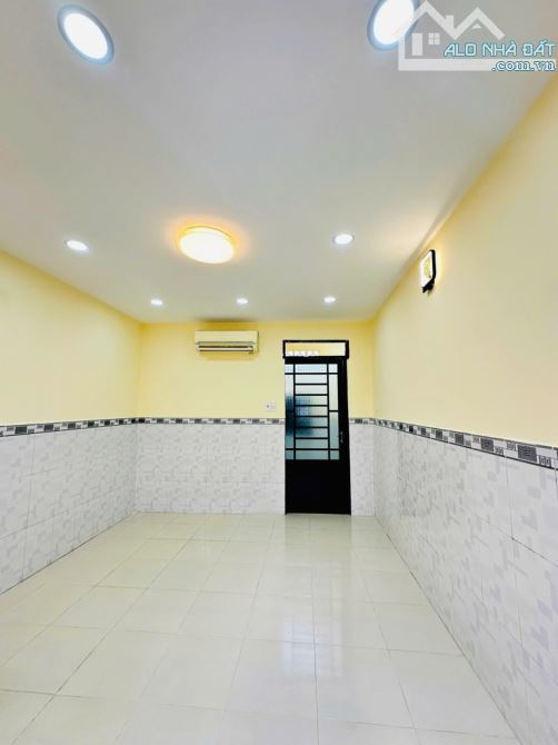 HẺM BA GÁC LŨY BÁN BÍCH, GẦN CÔNG VIÊN ĐẦM SEN, NHÀ 3 TẦNG ĐẸP, (3.5x6.5) – 2.2 TỶ - 4