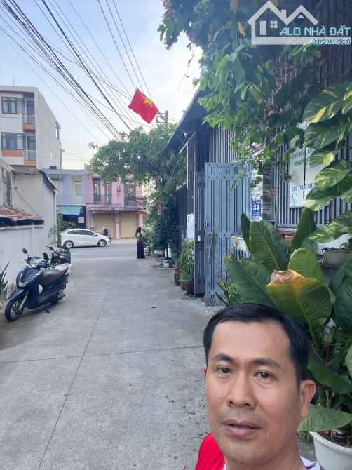 Bán nhà C4 Đông Hoà 168m2, gần BigC Go, cho thuê sẵn, đầu tư tốt chỉ 3,7 tỷ - 4