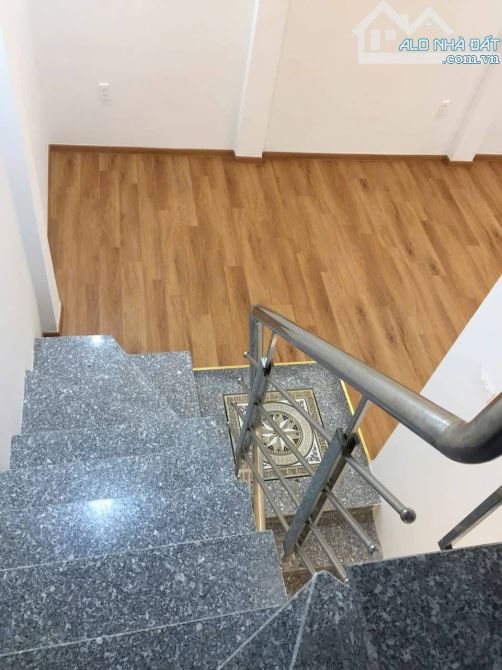 Bán nhà mặt hồ Hương Viên 75m2, 5T thang máy, mới đẹp, siêu hiếm. Giá 28.8 tỷ sổ đỏ đẹp