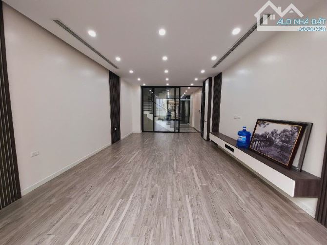 Bán toà nhà văn phòng mặt phố Cầu Giấy 70m 7 tầng mt 6m - 4