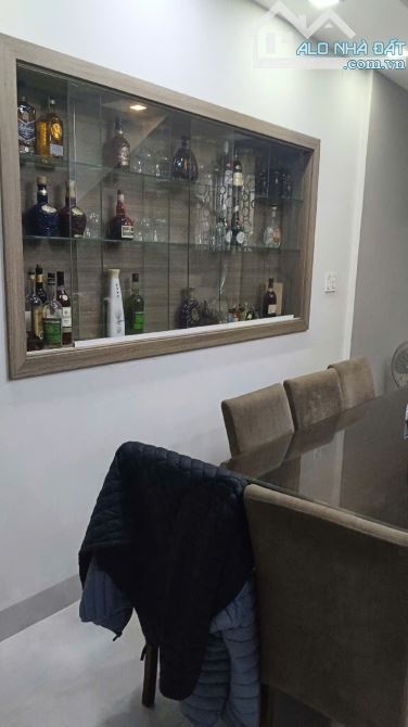 SIÊU PHẨM- NHÀ CẤP 3 TẦNG- MẶT TIỀN NGUYỄN ĐÌNH TỰU-ĐÀ NẴNG-DT:100M2-GIÁ NHỈNH 8 TỶ - 4