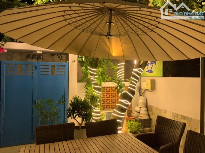 HẠ 1,8 TỶ! BÁN GẤP VILLA DIỆN TÍCH KHỦNG - VIEW BIỂN MỸ KHUÊ - DÒNG TIỀN 80TR THÁNG - 4