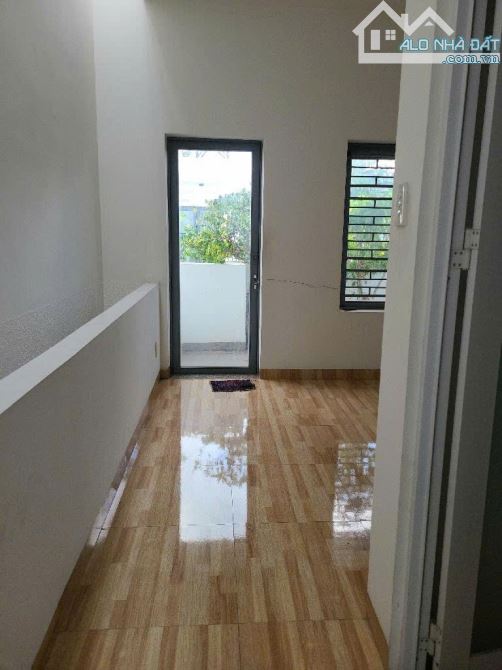 🔥🔥Nhà 4 Tầng đường HÀ HUY GIÁP phường THẠNH LỘC ,Q12, dt 104m2(4.5mx21m) Hẻm 12m💵9,3tỷ - 4