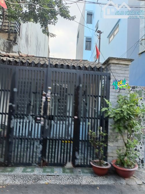 Bán nhà C4 gần mặt tiền đường Dương Quảng Hàm, P6, Gò Vấp. DT đất 100m2, HXH 5m, 8.9tỷ - 4