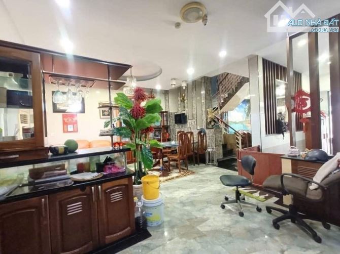 NGỘP BANK BIỆT THỰ mặt tiền gần cầu Phú Mỹ Ngang gần 8m Gấp bán - 4