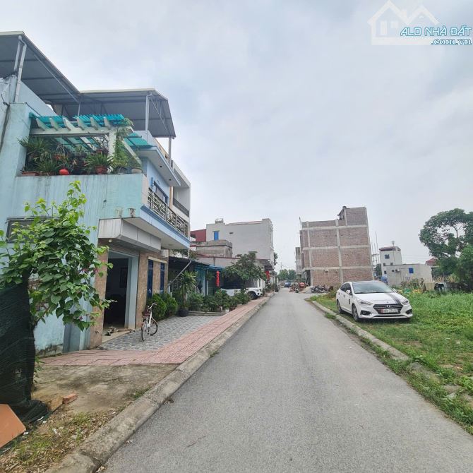 Bán đất . Thanh Sơn . Phương Vỹ . dt 113,5m . mt 10m . hướng Đ & T . giá 9 tỷ - 4