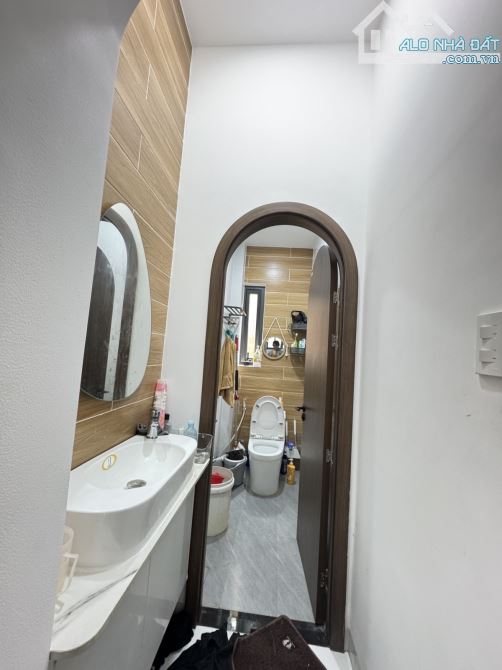 NHÀ MỚI ĐẸP - CHỈ VIỆC XÁCH VALI VỀ Ở - GIÁ CHỈ 5.5 TỶ - TẶNG FULL NỘI THẤT CAO CẤP - 4
