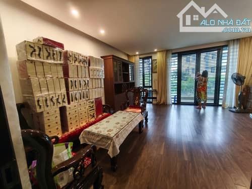 BÁN BIỆT THỰ VƯỜN PHÂN LÔ TƯ ĐÌNH – 210m2– 4 TẦNG – KHÔNG GIAN XANH – GIÁ 29.8 TỶ - 4