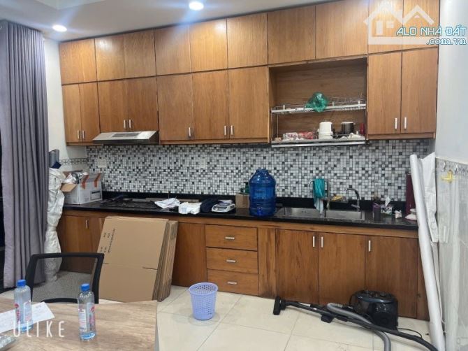 Bán nhà 1 Trệt 2 Lầu Trung Tâm Dĩ An 104m2,đường xe hơi,gần trường Câp 3 Dĩ An - 4
