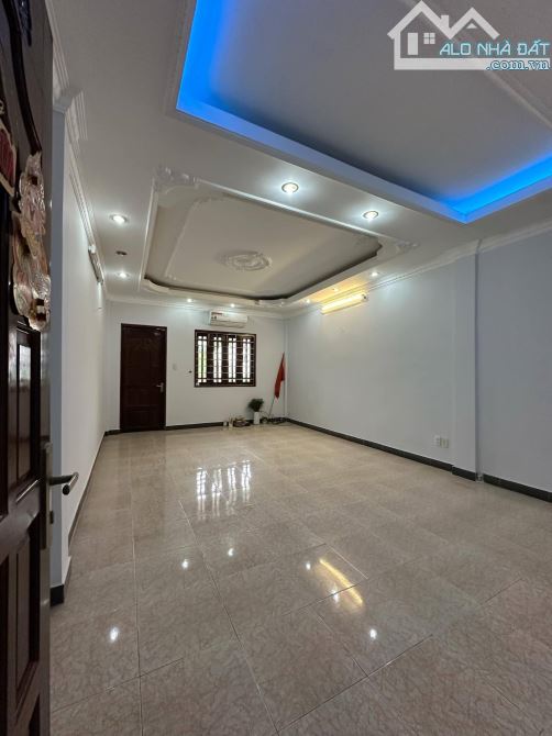 HXH 1 TRỤC - SÁT MT - LÊ QUANG ĐỊNH - NHÀ 3 TẦNG - CÓ THANG MÁY - 92M2 - CHỈ 13.4T TL - 4