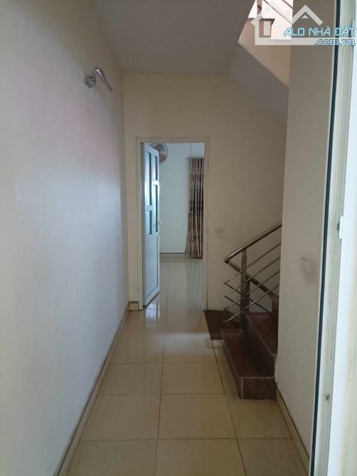 Cần cho thuê nhà nguyên căn Thạch Cầu Long Biên DT 55m x3.5 tầng giá 8tr/tháng. - 4