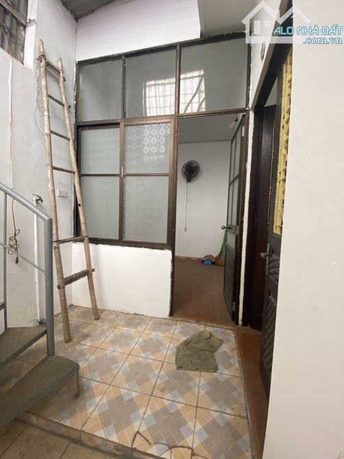 Cho thuê nhà nguyên căn Thịnh Quang , Đống Đa ,DT 32m2 x5 tầng giá 10tr5/ tháng. - 4
