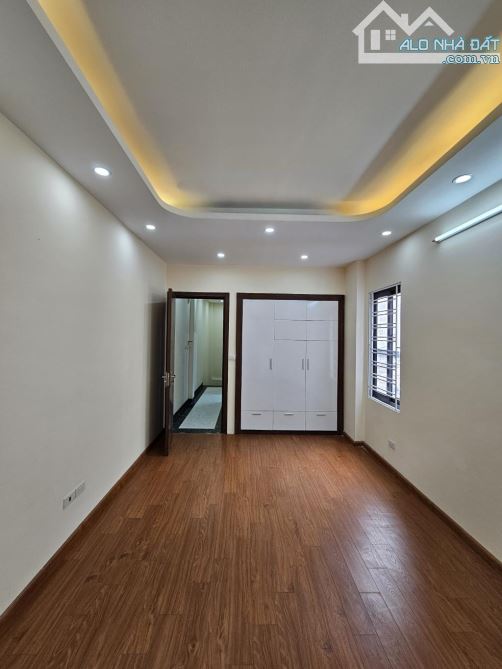 NGỌC LÂM- LONG BIÊN- NHÀ 37m2 x  5 tầng - MT 3,5m. -20m RA ĐƯỜNG OTO TRÁNH -.❤️6,5 tỷ - 5